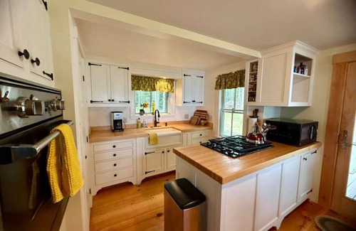 Gouldsboro Cottage | Misty Morning Cottage: Private, secluded, waterfront escape in Gouldsboro, Maine