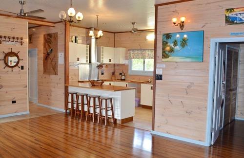 South West Rocks Cottage | Misty's Beachside Cottage - walk to the beach