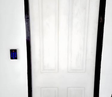 Wat Bowon Niwet Apartment | Mitr Inn Khaosan Street - มิตร อินน์ ตรอกข้าวสาร 1