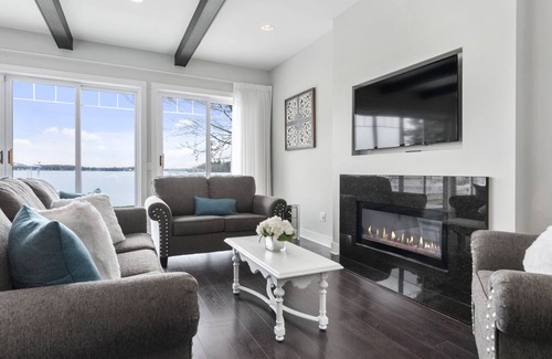 Bradley House | Mitten Lake Escape