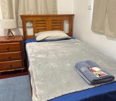 Macquarie Fields Bed & Breakfast | MJED House