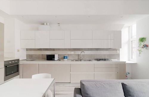 Isola Apartment | MM5 Isola Bright Apartment