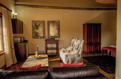 Mookgopong House | Mmakuba Private Game Lodge, Deluxe Chalet 8C