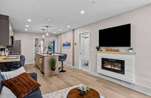 Harvie Heights Apartment | Mnt Peak Views | Steps to Banff Gate | Hot Tub