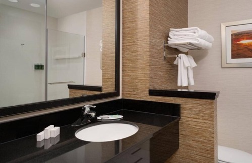 Moab Hotel | Moab’s Gateway: Relaxing 2 Queen Unit Near National Parks & Outdoor Action