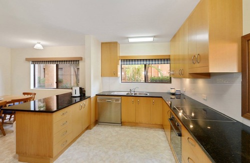 Avoca Beach Apartment | Moana 3 - Flat Walk to Beach, Shops, and Cafes