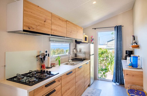 Le Dramont House | Mobil-Home Baia with Sea View and Private Terrace