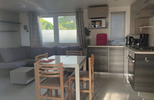 Lattes House | Mobil Home Climatisé Camping « Le Lac des Rêves »