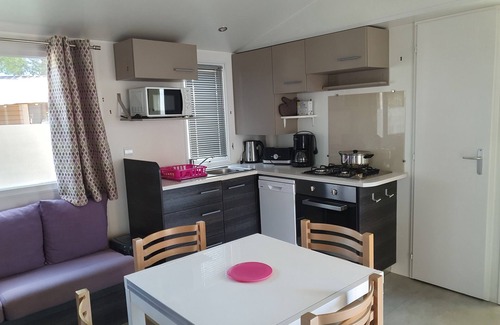 Lattes House | Mobil Home Climatisé Camping « Le Lac des Rêves »