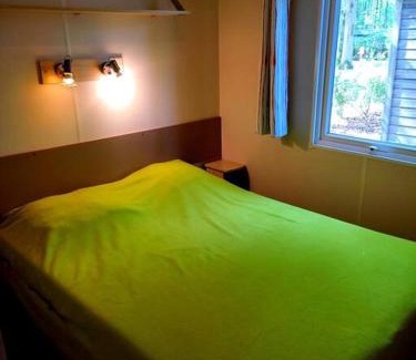 Saint-Cheron Other | Mobil-home dans la forêt haute et tranquille