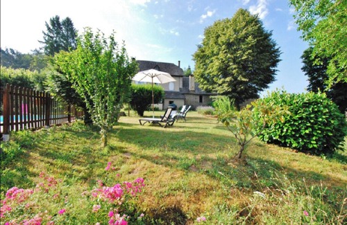 Saint-Geniez-o-Merle House | Mobil Home en Xaintrie