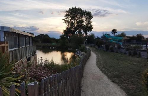 Saint-Hilaire-de-Riez Apartment | Mobil-home "Expression" bord de mer pour 4 personnes