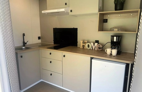 Saint-Vincent-de-Cosse House | Mobil-Home Confort Cahita17,8m² (1bedroom) + covered terrace 13,5m² 2 persons