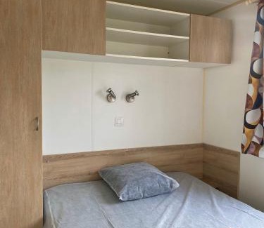 Angicourt Other | Mobil-home mitoyen 1 chambre