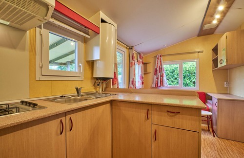 Mens RV Rental | Mobile Home "5 Personnes 209" with Shared Pool & Private Terrace