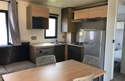 Clermont-l'Herault House | Mobile home 3 bedrooms plus covered terrace in a 4* Lac du Salagou campsite