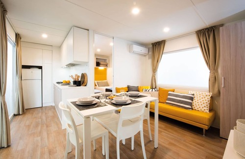 Zrce House | Mobile Home in Pag near Pebble Beach