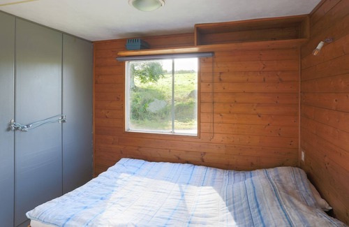 Canihuel House | Mobile Home 'Mobilhome Dans La Prairie' with Terrace, Garden & Wi-Fi