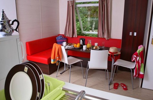 La Tessoualle House | Mobile Home with Terrace, 2 Bed - 4 Pers