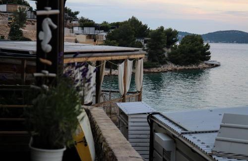 Drage Apartment | Mobile House on Drage Beach