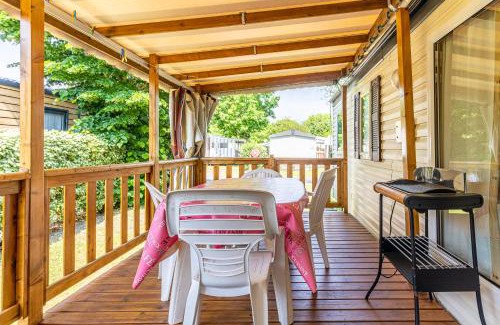 Gastes Other | Mobilehome au bord de l'eau