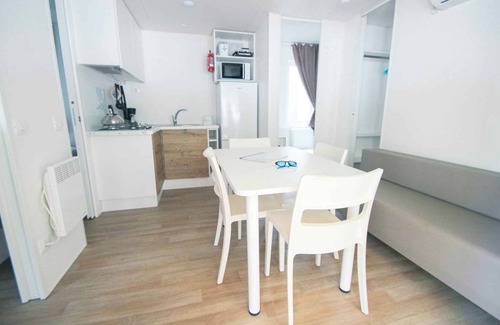Il Monte House | Mobilehome with air conditioning and a covered terrace