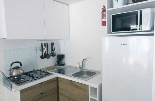 Il Monte House | Mobilehome with air conditioning and a covered terrace