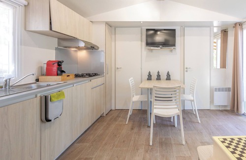 Lagorce Apartment | Mobilehome with Shared Pool, Private Terrace and Air Conditioning