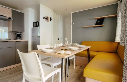 Wanroij House | Mobilheim A/C