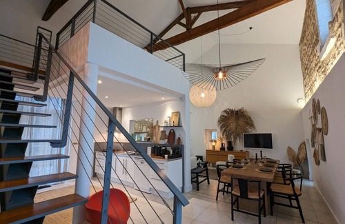 Saint-Yrieix-sur-Charente Cottage | Modern Riverside Home with Garden, Parking, and EV Charger - Baby-Friendly, Pet-Friendly