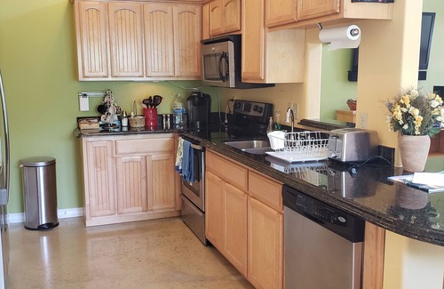 Tobin Hill Apartment | Moderen Spacious private apartment
