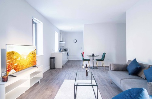 Crosby Apartment | Modern 1 Bed Apartment in Waterloo, Liverpool