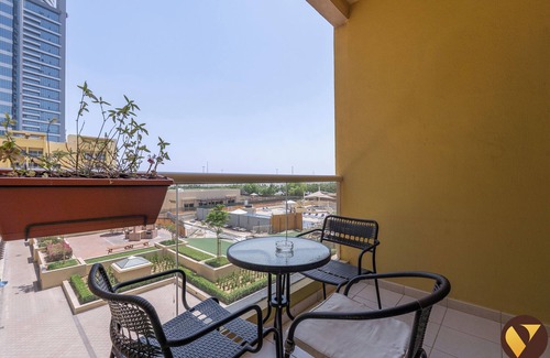 The Greens Apartment | Modern 1 Bedroom Apartment in The Greens