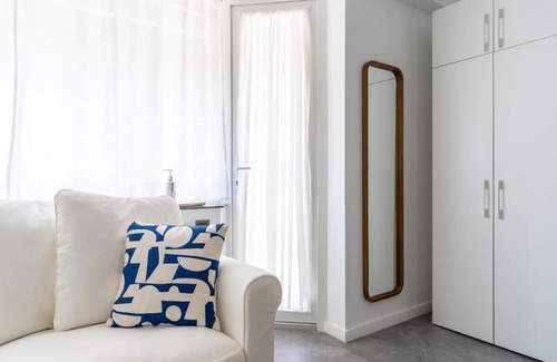 Lloret de Mar Apartment | Modern 1 bedroom apt. Free parking. 10 min beach