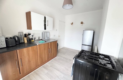 Barry Apartment | Modern 1 Bedroom Flat/Apartment in the heart of Barry, Flat 2
