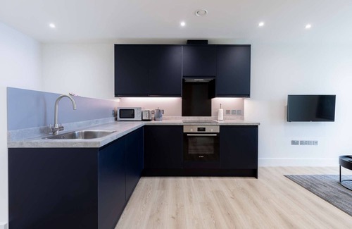 Stratford and New Town Apartment | Modern 1-Bedroom Stay in Stratford | Ideal for Business or Leisure