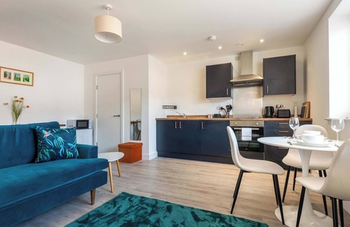 Eastleigh Apartment | Modern 1BED Apartment in Bradford