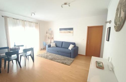 Mafamude Apartment | Modern 1br for 4 - Great for long stays, 10 min to attractions