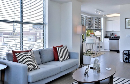 South Beach Apartment | Modern 1BR in South Beach w/ Gym + Pool
