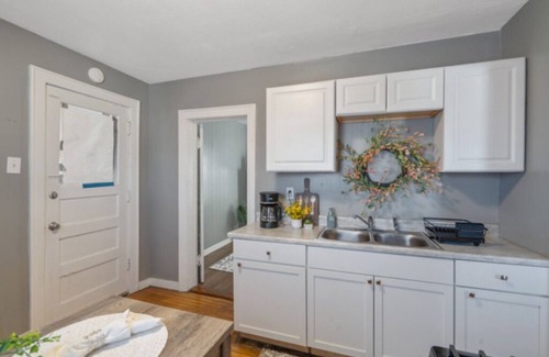 Solvay Apartment | Modern 1BR Near Syracuse U, Zoo & Dome, Fast WiFi