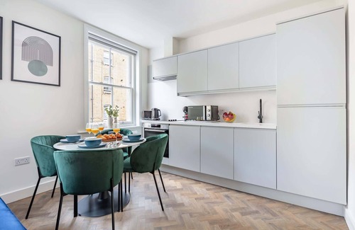 St Luke's Apartment | Modern 1BR Stay in the Heart of the City
