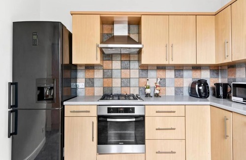 Blackheath Apartment | Modern 2-Bed Apartment near Greenwich & O2 Arena - Shooters Hill, London SE3