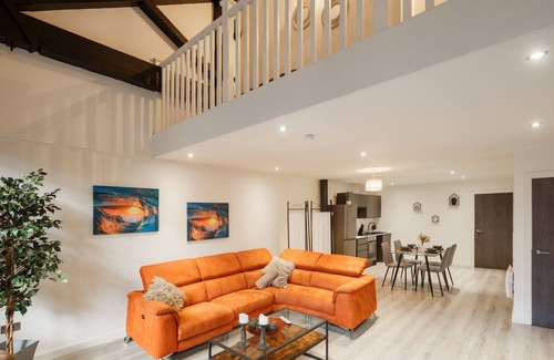 Bradford Apartment | Modern 2-Bedroom with 75" TV & Free Wi-Fi