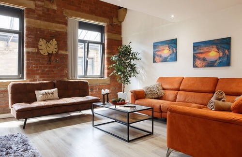 Bradford Apartment | Modern 2-Bedroom with 75" TV & Free Wi-Fi