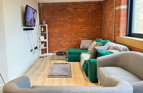 Bradford Apartment | Modern 2-Bedroom Flat Bradford | 25% OFF