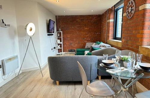 Bradford Apartment | Modern 2-Bedroom Flat Bradford | 25% OFF