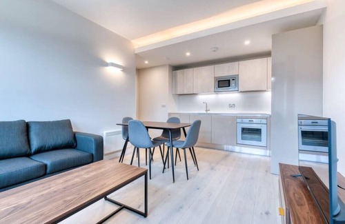 Bracknell Apartment | Modern 2 Bedroom Apartment in Bracknell