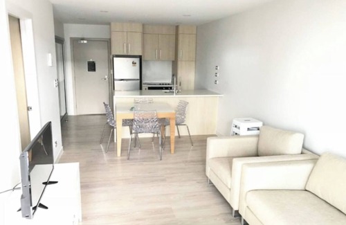 Auckland Central Business District Apartment | Modern 2 Bedroom Apartment ~ 1 minute to Skytower