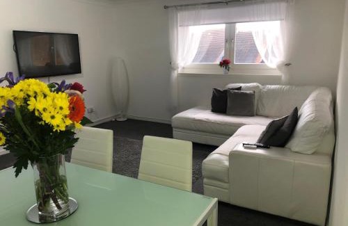 East End Apartment | Modern 2 bedroom Apartment Near City Centre