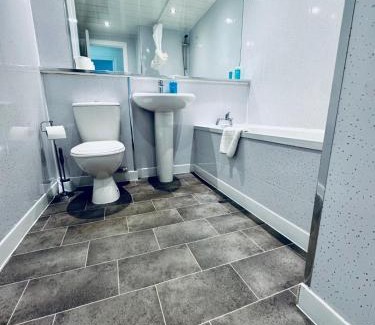 East End Apartment | Modern 2 bedroom Apartment Near City Centre